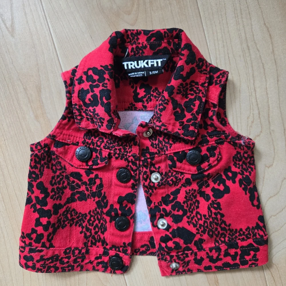 Trukfit red and black animal print 2-piece vest and pants set